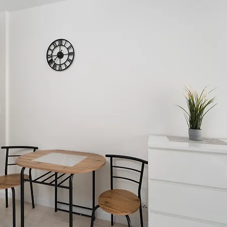 Fabryczna Harmony By Bookinghost *