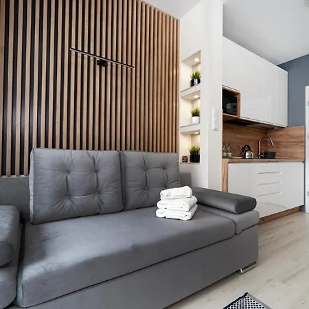 Fabryczna Harmony By Bookinghost