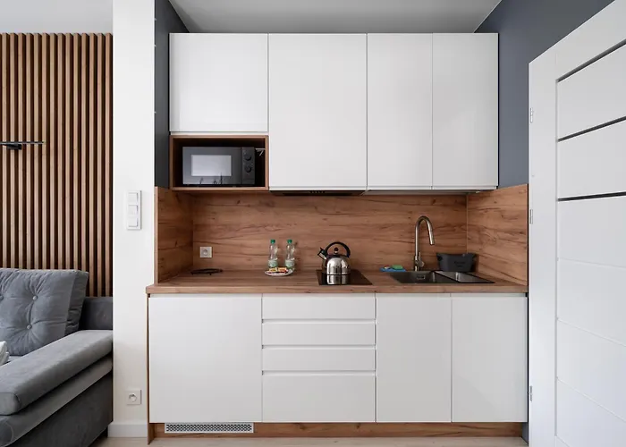 Fabryczna Harmony By Bookinghost