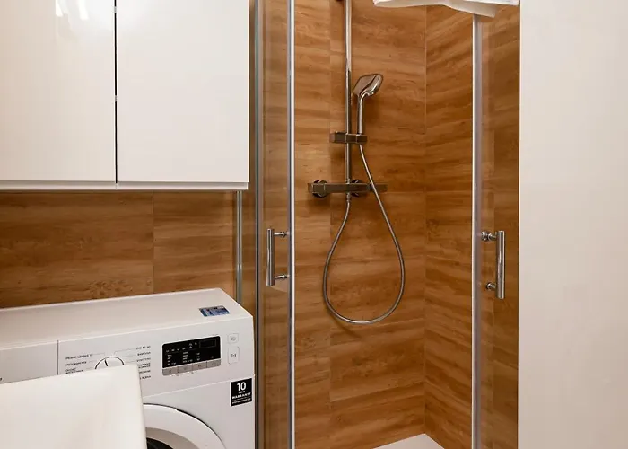 Fabryczna Harmony By Bookinghost *