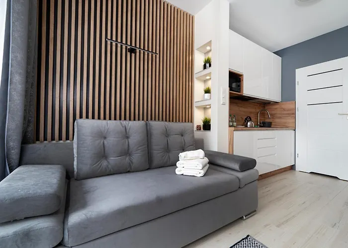 Fabryczna Harmony By Bookinghost